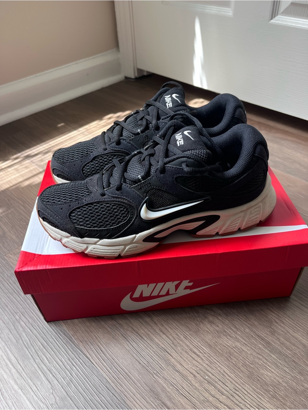 Nike V5 RNR - Picture 2 of 5